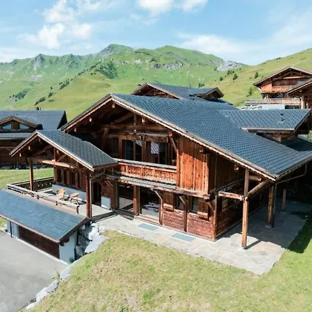 Chalet Croseta Ski-in-out Traditioneller Aufenthalt וילה